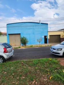 Imóvel Comercial para alugar, 240m² no Jardim das Palmeiras, Uberlândia