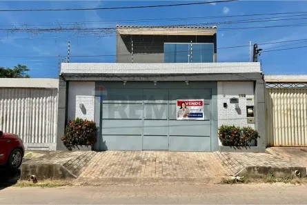 Sobrado com 4 Quartos à venda, 134m² no Novo Horizonte, Barreiras