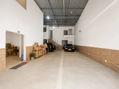 Galpão/Depósito/Armazém com 9 Quartos para venda ou aluguel, 407m² no Santa Terezinha, Juiz de Fora