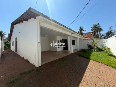 Casa com 4 Quartos para alugar, 225m² no Morada da Colina, Uberlândia