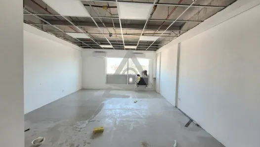 Sala Comercial para alugar, 39m² no Vila Itapura, Campinas