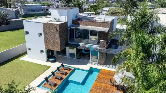 Casa de Condomínio com 5 Quartos à venda, 527m² no Jardim Tarobá, Cambé