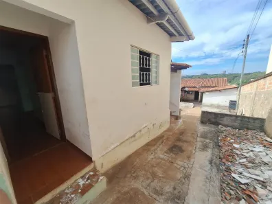 Casa com 2 Quartos à venda, 70m² no Setor Urias Magalhães, Goiânia