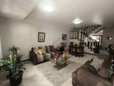 Casa com 3 Quartos à venda, 172m² no Riviera Fluminense, Macaé