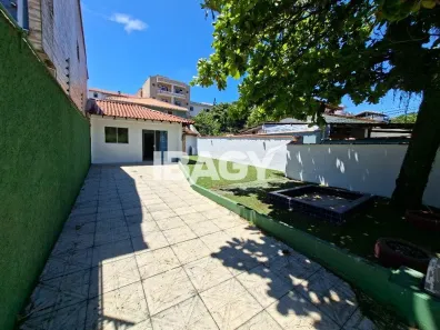 Casa com 3 Quartos para alugar, 208m² no Barreiros, São José