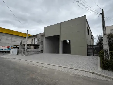 Galpão/Depósito/Armazém para alugar, 225m² no Floresta, Joinville