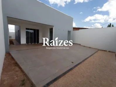 Casa com 3 Quartos à venda, 106m² no Jardim Canaã, Uberlândia