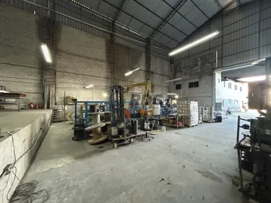 Galpão/Depósito/Armazém à venda, 732m² no Batistini, São Bernardo do Campo