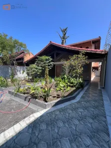 Casa com 3 Quartos para alugar, 128m² no Tupi, Praia Grande