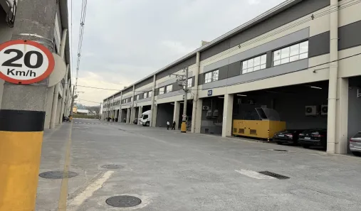 Galpão/Depósito/Armazém para alugar, 1329m² no Jardim Mutinga, Barueri