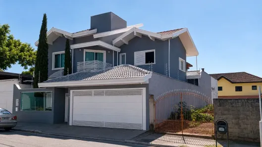 Sobrado com 4 Quartos à venda, 365m² no Loteamento Villa Branca, Jacareí