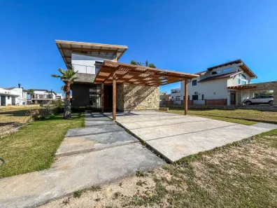 Casa de Condomínio com 3 Quartos à venda, 301m² no , Garopaba