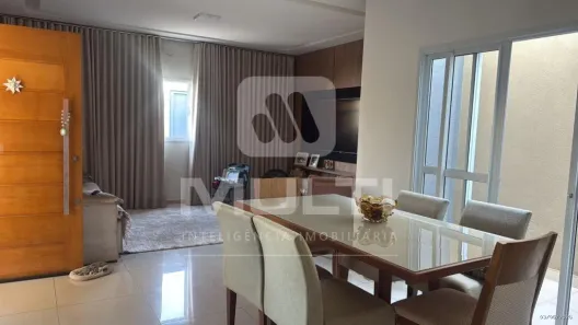 Casa com 3 Quartos à venda, 122m² no Jardim Inconfidência, Uberlândia