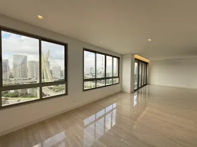 Apartamento com 3 Quartos para alugar, 233m² no Real Parque, São Paulo