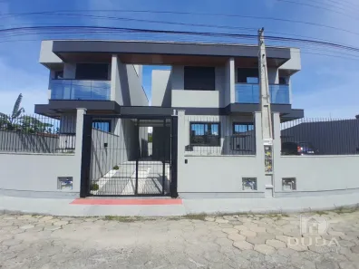 Sobrado com 2 Quartos para alugar, 99m² no Centro, Palhoça