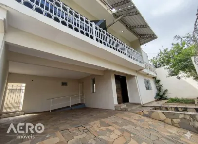 Casa com 4 Quartos para alugar, 292m² no Vila Mariana, Bauru