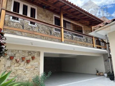 Sobrado com 3 Quartos à venda, 281m² no Parque Assunção, Taboão da Serra