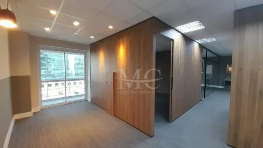 Sala Comercial para alugar, 131m² no Vila Nova Conceição, São Paulo