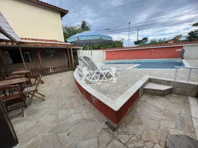 Sobrado com 5 Quartos à venda, 300m² no Jardim Britânia, Caraguatatuba