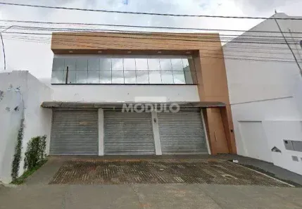 Sala Comercial para alugar, 200m² no Segismundo Pereira, Uberlândia