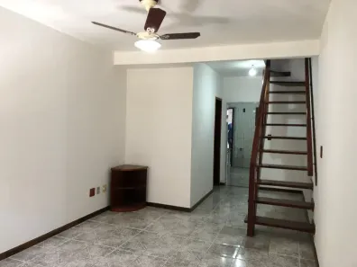 Casa de Condomínio com 2 Quartos para alugar, 81m² no Jardim Flamboyant, Cabo Frio
