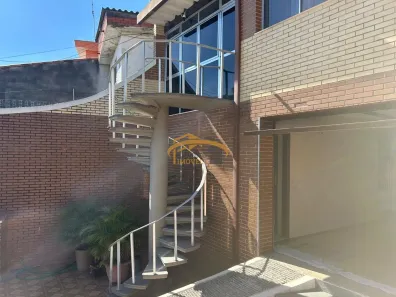Casa com 4 Quartos para alugar, 230m² no Vila Osasco, Osasco