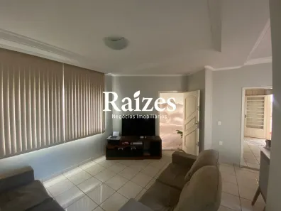 Casa com 3 Quartos à venda, 180m² no Pacaembu, Uberlândia