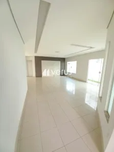Casa de Condomínio com 3 Quartos para alugar, 260m² no Aclimação, Uberlândia