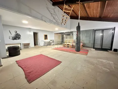 Galpão/Depósito/Armazém com 1 Quarto para alugar, 50m² no Mercês, Curitiba