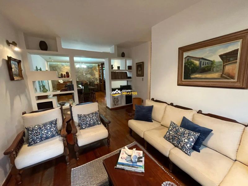 Casa com 4 quartos — Alípio de Melo, Belo Horizonte