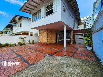 Sobrado com 3 Quartos à venda, 247m² no Ponta da Praia, Santos