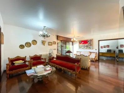 Casa com 4 Quartos à venda, 600m² no Menino Deus, Porto Alegre
