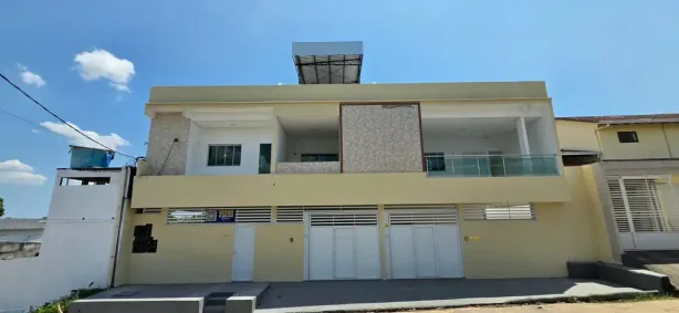 Sobrado com 3 Quartos para venda ou aluguel, 132m² no Flores, Manaus