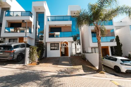 Casa de Condomínio com 4 Quartos à venda, 150m² no Parque Rincão, Cotia
