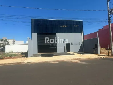 Galpão/Depósito/Armazém para alugar, 221m² no Novo Mundo, Uberlândia