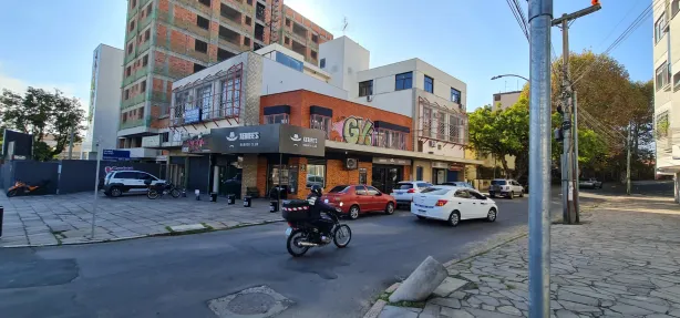 Sala Comercial à venda, 105m² no Passo da Areia, Porto Alegre