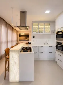 Apartamento com 3 Quartos para alugar, 262m² no Centro, Balneário Camboriú