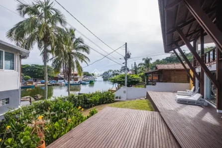Casa com 6 Quartos à venda, 300m² no Lagoa da Conceição, Florianópolis