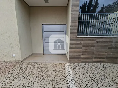 Prédio Comercial para alugar, 578m² no Copacabana, Uberlândia