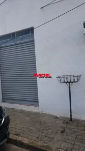 Casa com 3 Quartos para alugar, 110m² no Vila Martinez, Jacareí