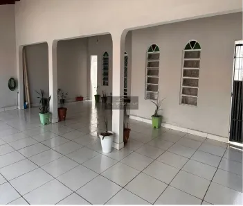 Casa com 3 Quartos à venda, 200m² no Cristo Rei, Várzea Grande