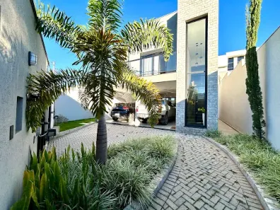 Casa com 4 Quartos à venda, 236m² no Residencial Serra Morena, Pouso Alegre