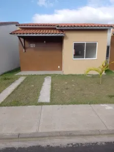 Casa com 2 Quartos para alugar, 50m² no Vila Piramide, Paço do Lumiar