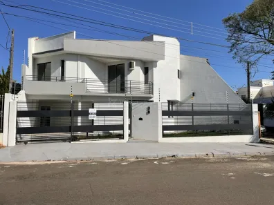 Sobrado com 3 Quartos para alugar, 150m² no Jardim Guaporé, Maringá