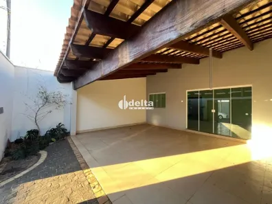 Casa com 4 Quartos para alugar, 297m² no Granada, Uberlândia