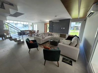 Casa de Condomínio com 3 Quartos para alugar, 350m² no Pedra Redonda, Porto Alegre