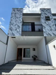 Sobrado com 3 Quartos à venda, 135m² no Iririú, Joinville