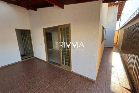 Casa com 2 Quartos para alugar, 108m² no Bom Jesus, Uberlândia