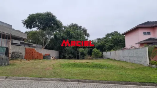 à venda, 760m² no Condomínio Reserva do Paratehy, São José dos Campos