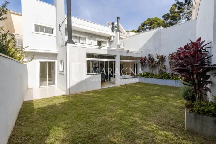 Casa de Condomínio com 4 Quartos à venda, 270m² no Santa Cândida, Curitiba